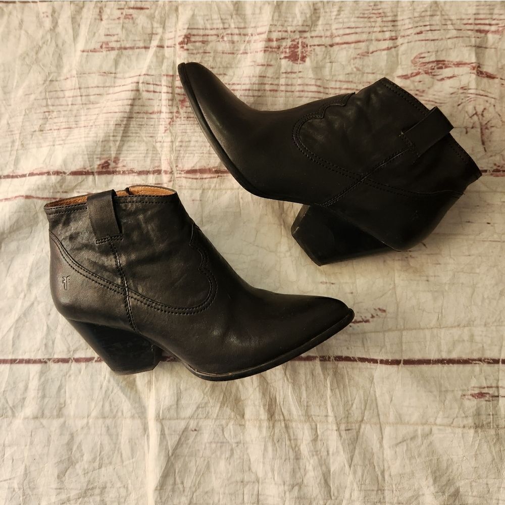 Frye Reina Leather Western Ankle Bootie Size 9.5